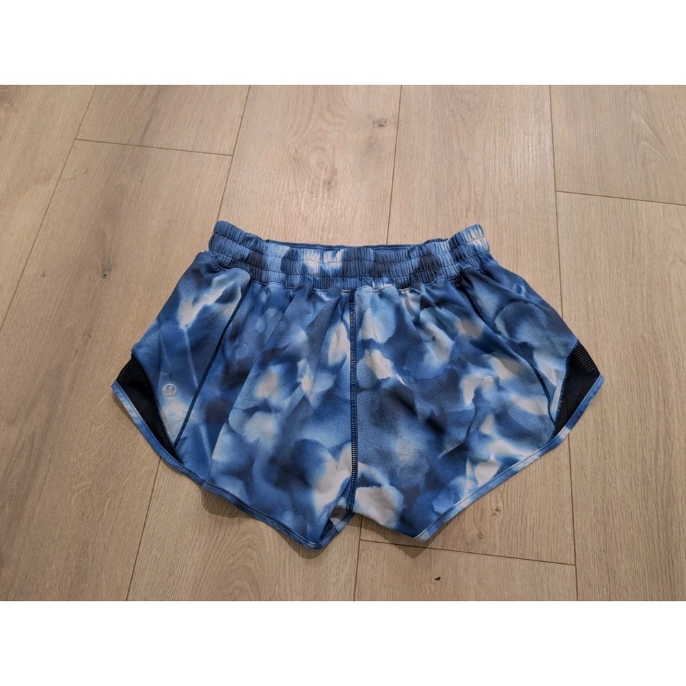 Lululemon Hotty Hot Short II 2.5" Low Rise Mini Blush Blossom Alpine White Sz 6